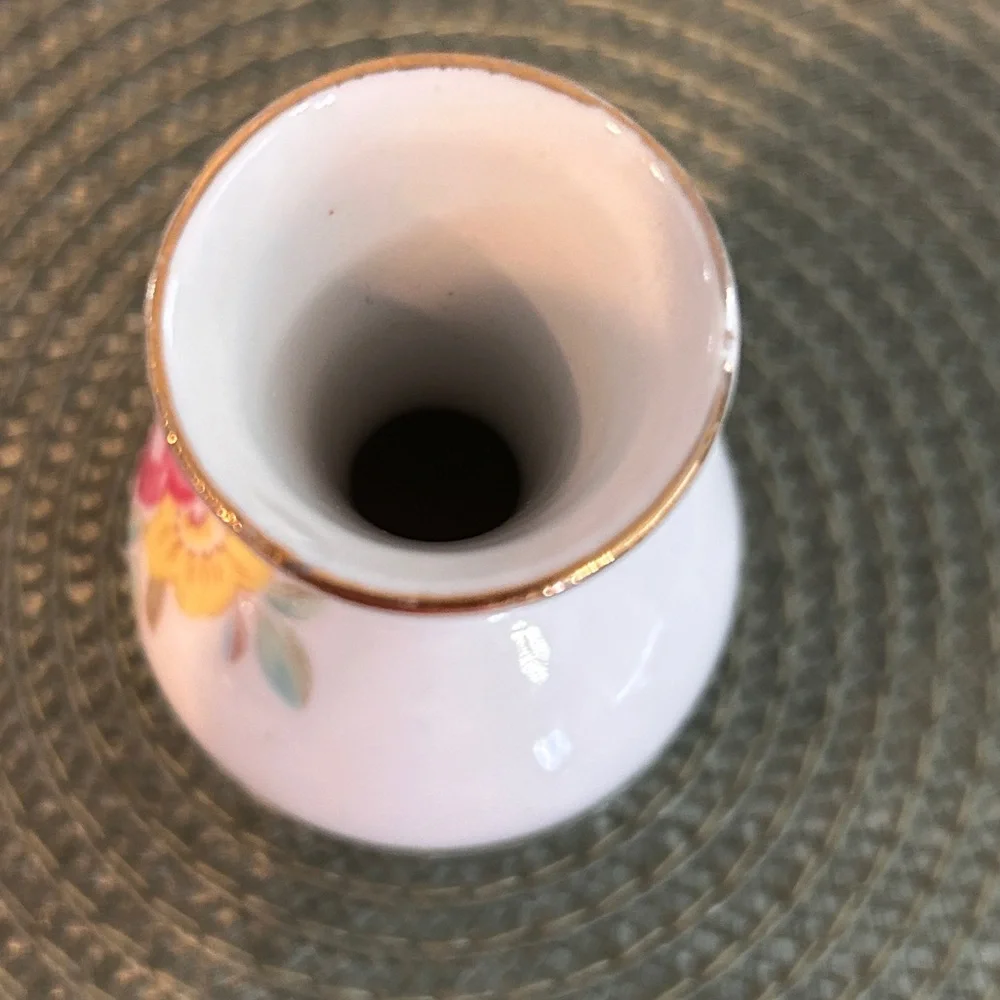 Vtg China Decorative Ceramic Floral Pattern Mini Gold Rimmed Bud Vase 3.75 inch.